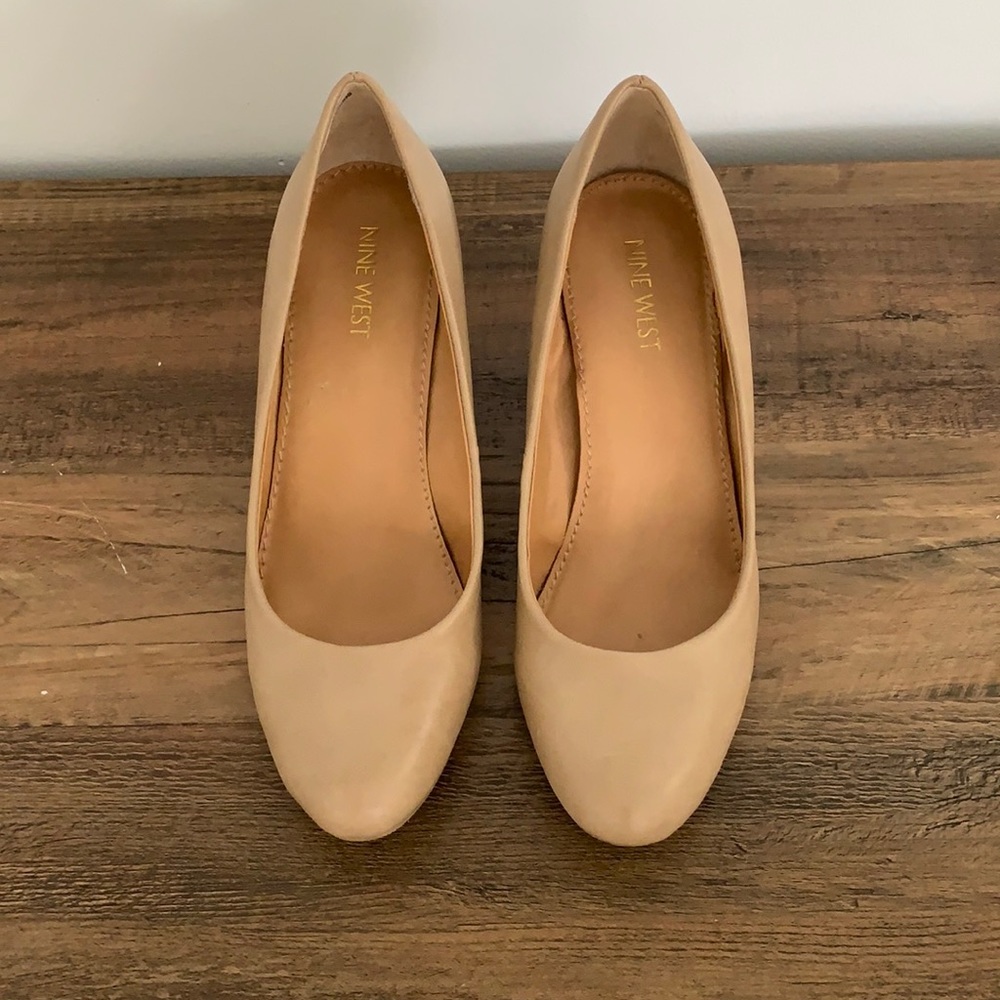 Nude Wedges